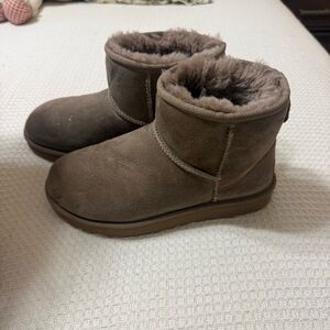 UGG Classic Mini II Boots in Caribou